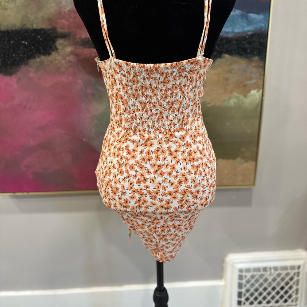 Floral Ruched Dress - Picture 2 of 5